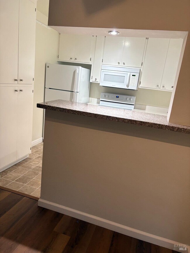 Building Photo - 323 Bolinas Rd