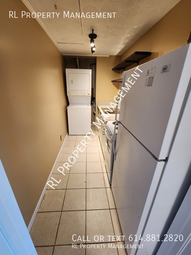 Building Photo - COMING SOON! -1 bedroom 1 bathroom apartme...