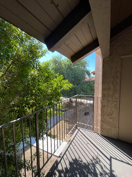 Building Photo - 5525 E Thomas Rd