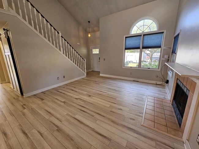 Building Photo - 3 bed, 2 bath, Mishawaka