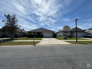 Building Photo - Sheffield Oaks 4/2 Single Family Home