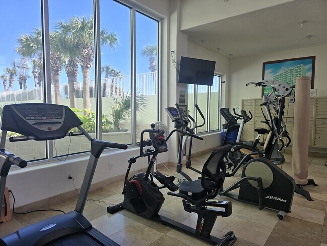 Building Photo - 9420 Seawall Blvd