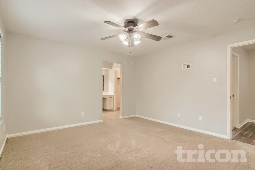 Building Photo - 7919 Annola Ln