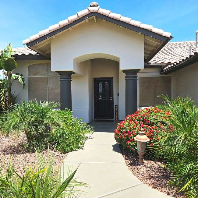 Building Photo - Pool home available now!
