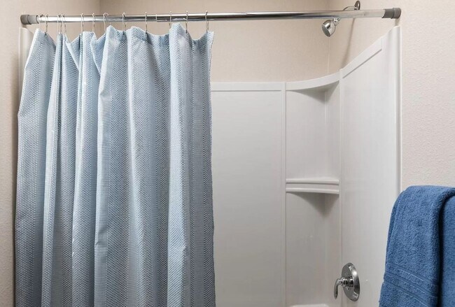 Building Photo - Newer 2000 sq ft 4 bedroom home for Lease