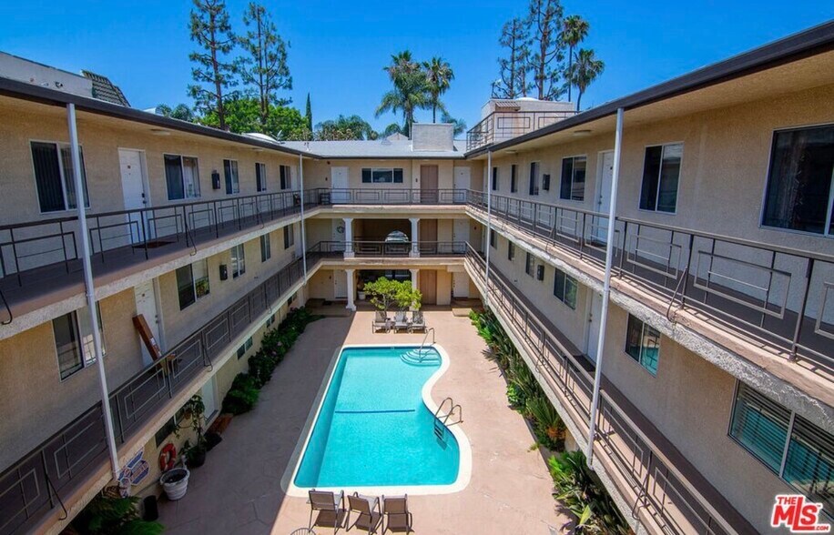 Building Photo - 4358 Mammoth Ave