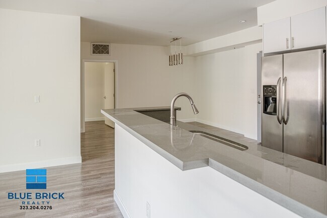 Building Photo - 4305 Laurel Canyon Blvd