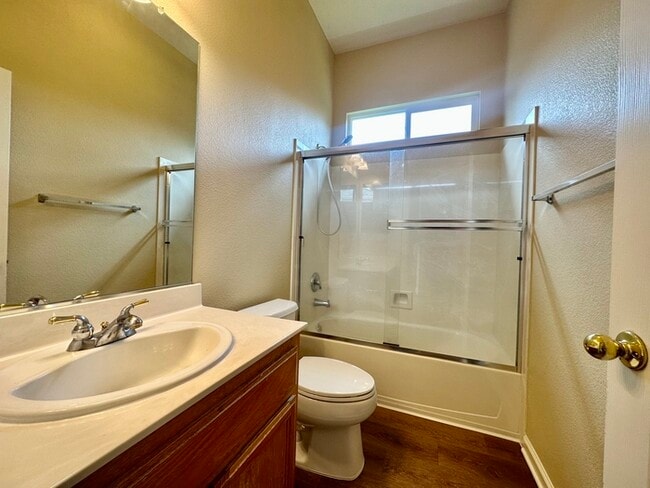 Building Photo - Beautiful, newly remodeled home in Fair Oaks!