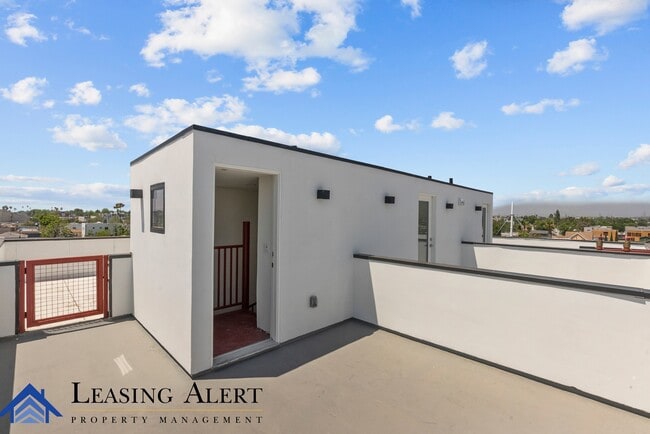Building Photo - 5617 Klump Ave