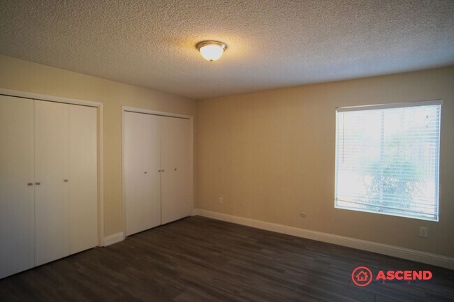 Building Photo - Phenomenal Home Located In Gated Community!