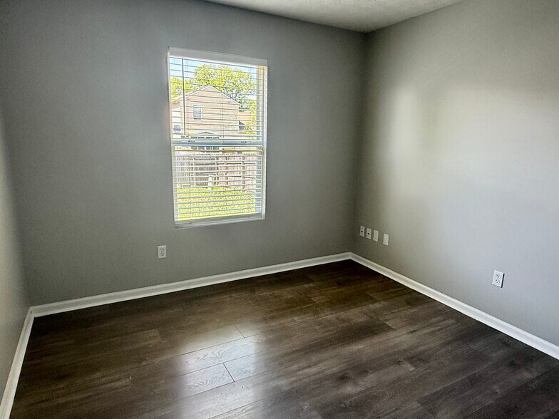 Building Photo - 4681 Grandover Dr