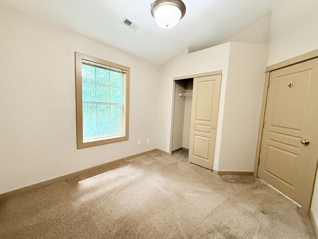 Building Photo - 9554 SW 153rd Ave
