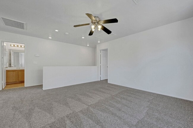 Building Photo - Adorable 2 story in the Northwest! Fresh paint and new carpet!