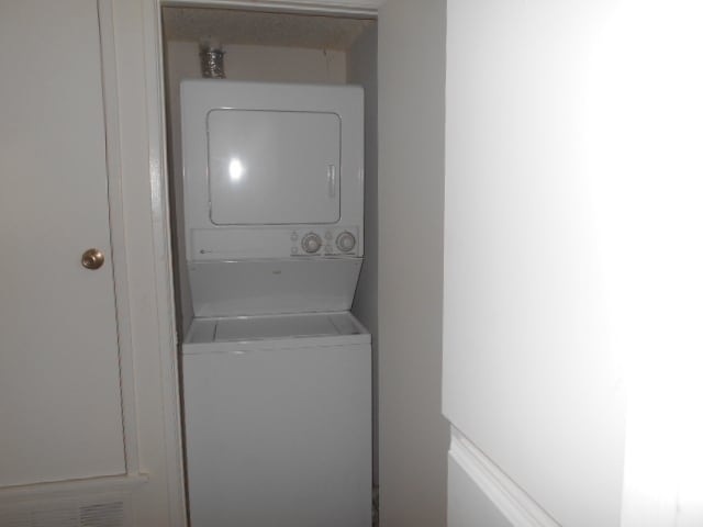 Building Photo - 3 BEDROOMS CONDO WITH BEAUTIFUL LAKE VIEWS.