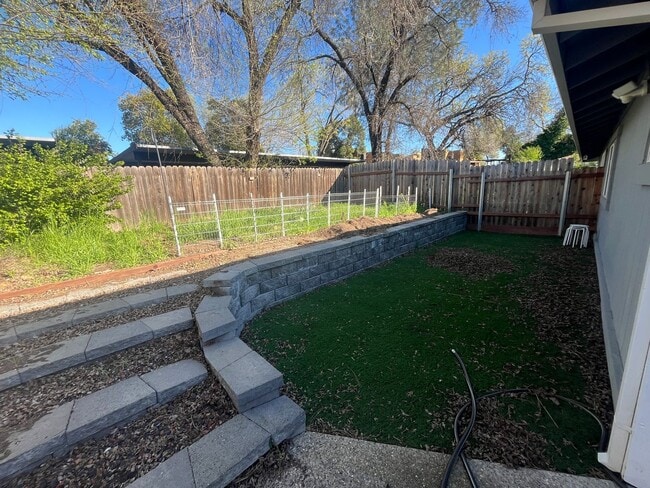 Building Photo - 4818 Suncrest Way