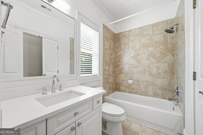 Building Photo - 6740 Castleton Dr NW