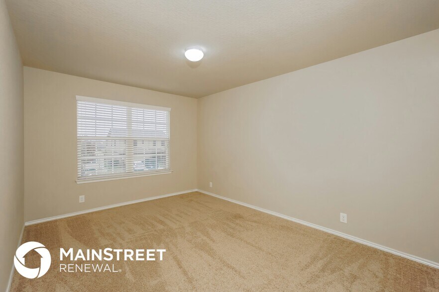 Building Photo - 8939 Hickman Pk