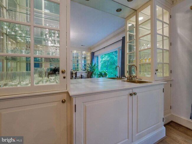 Building Photo - 6513 Kenhill Rd