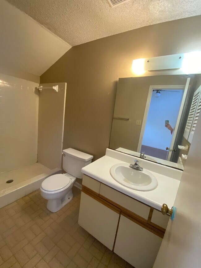 Building Photo - 2447 Talco Hills Dr