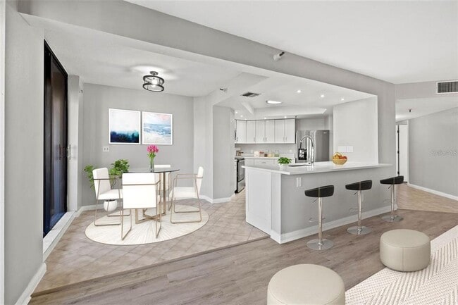 Building Photo - 5950 Pelican Bay Plaza S