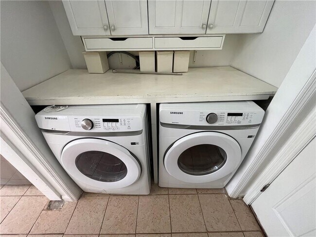 Building Photo - 54 Oxford Brook Way