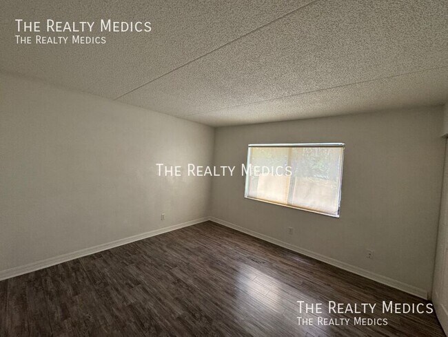 Building Photo - 1030 S Palmetto Ave