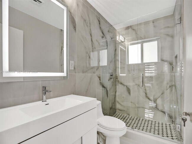 Building Photo - 491 SE 23rd Ave