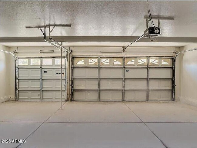 Building Photo - 16625 S 34th Way