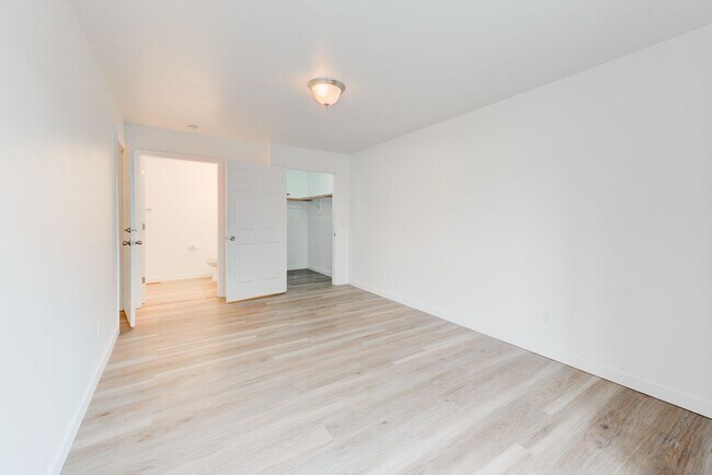 Building Photo - 3 Bed 2 Bath Unit Available in Bozeman!