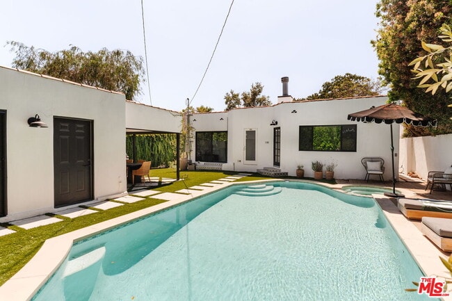Building Photo - 322 S Citrus Ave
