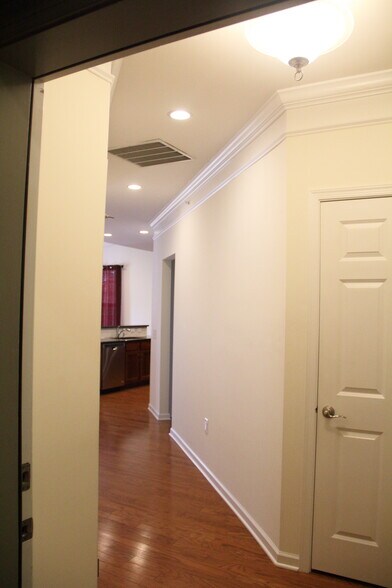 Main entrance - 115 Deacon Shattuck Way