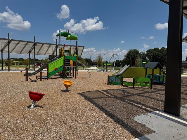 Building Photo - 5913 Big Pine Dr
