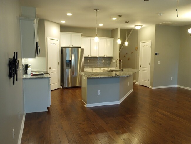 Building Photo - 8324 Tassel Ct