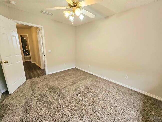 Building Photo - 3331 Two Sisters Wy