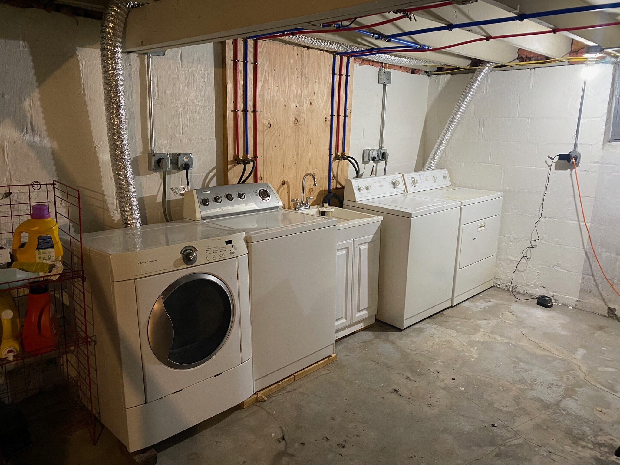 Laundry - 118 Forest Hill Dr