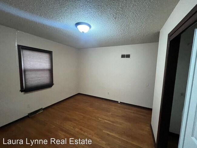Building Photo - 2 br, 1 bath House - 7372 Lathrop Ave