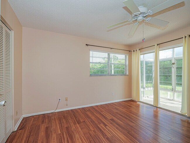 Building Photo - 110 Spring Lake Ct