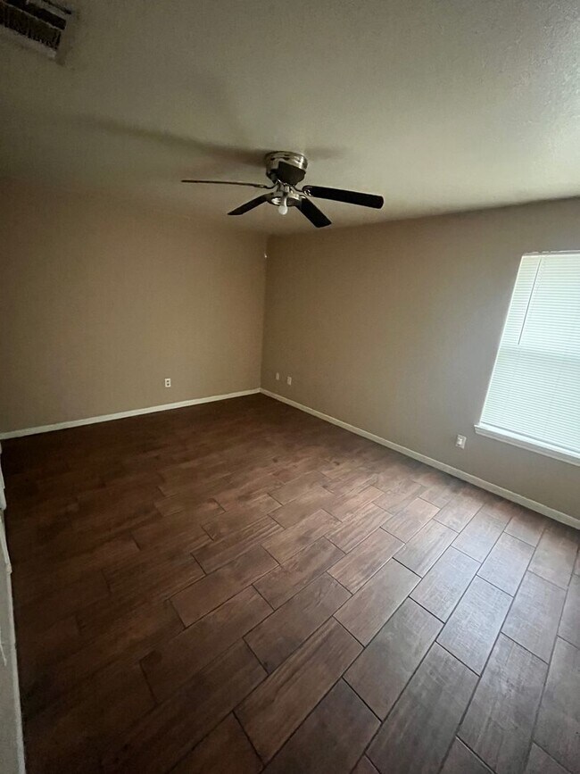 Building Photo - 3302 Alicante Ct