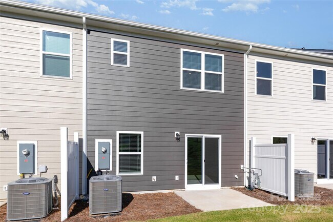 Building Photo - 3160 Lilac Grove Dr