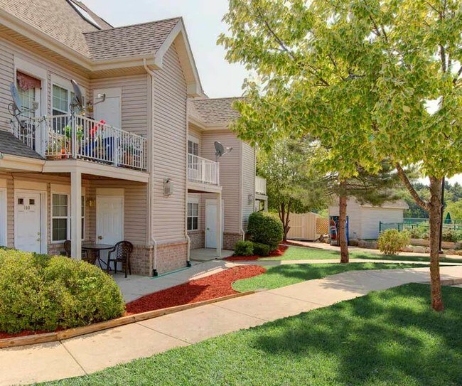 Fitchburg Springs 3325 Leopold Way Madison WI 53713 Apartment Finder