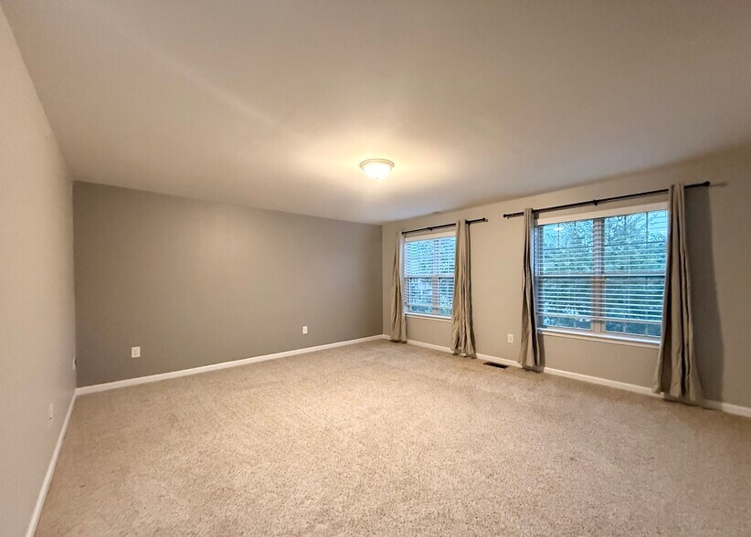 Building Photo - 6000 Fryars Gate Ct