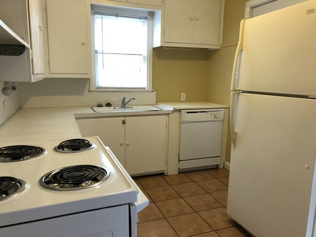 Building Photo - Move In Special!!! First Full Month Free!!!