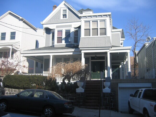 Primary Photo - 16 46th St