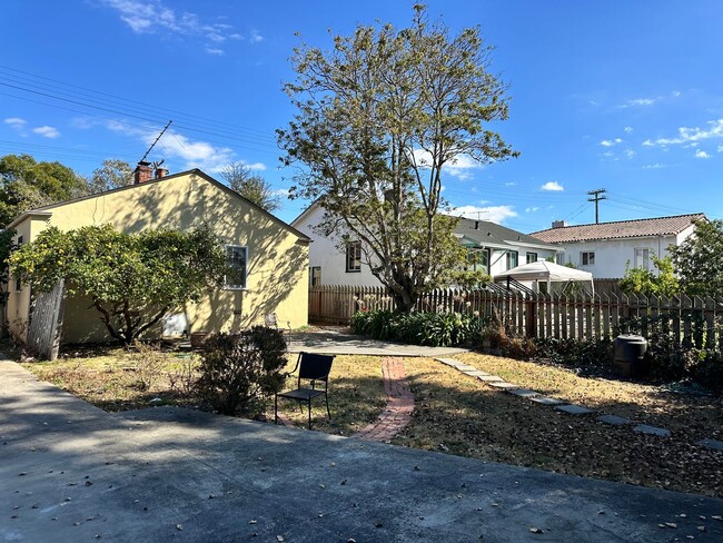 Building Photo - Newly remodeled home on a large lot near A...