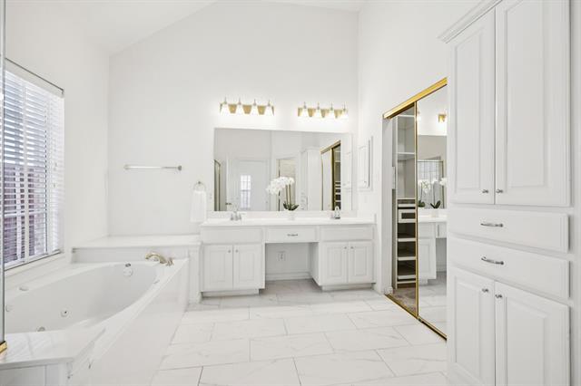 Building Photo - 1273 Tioga Dr