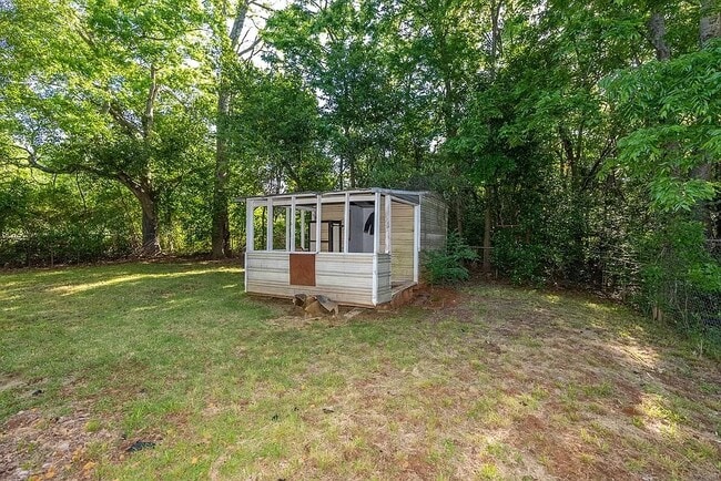 Building Photo - 943 S Micheaux St