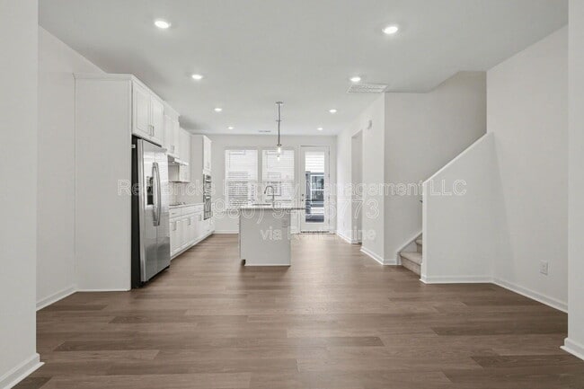 Building Photo - 2007 Hawksworth Ln