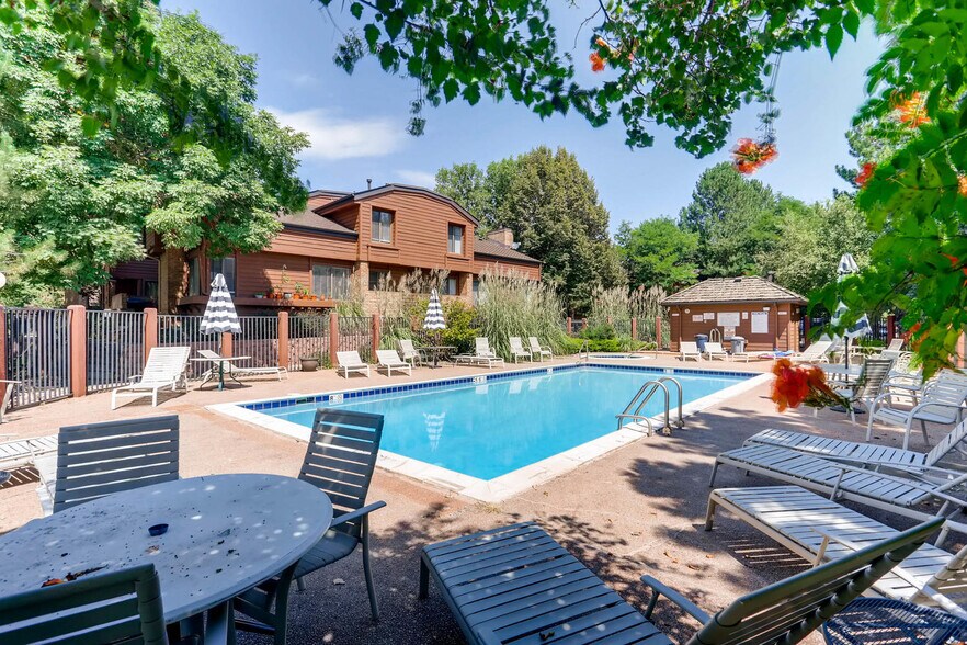 Building Photo - 2685 S Dayton Way