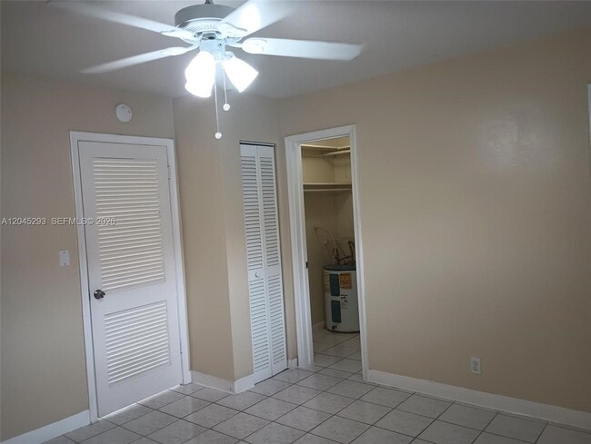 Building Photo - 1433 SW 24th Ct