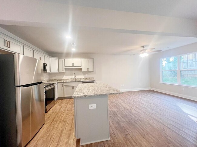 Building Photo - 106 Keel Ln